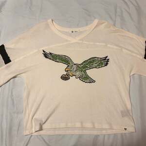 47 Philadelphia Eagles Womens White Gridiron Scout Crop T-Shirt -